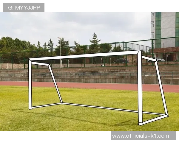 漂浮在水面上的足球场创造了全新的运动体验与生态和谐的奇妙结合