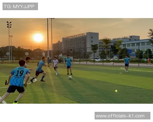 西南财经足球:激情与梦想交织的校园绿茵场上奋斗历程 西南财经足球:激情与梦想交织的校园绿茵场上奋斗历程