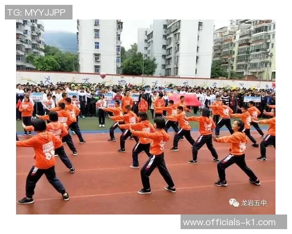 足球宝贝迪的魅力与激情展现足球场上的青春风采与无限可能