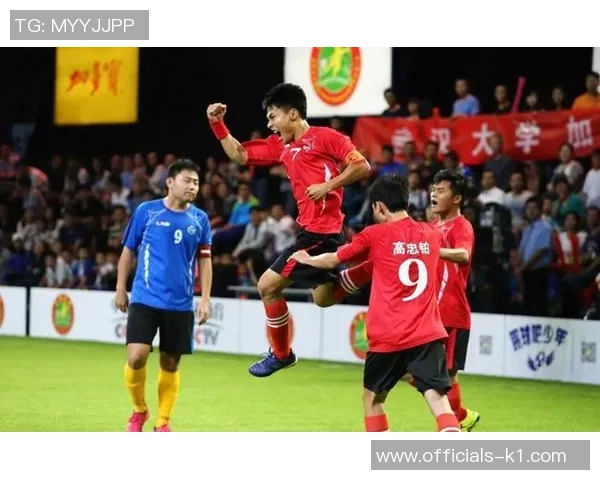 足球比赛准备会全方位解析团队协作与战术布置的重要性与实施策略